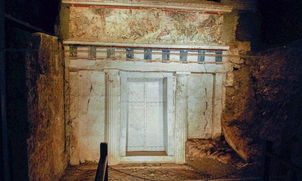 Ταυτοποίησαν τον χιτώνα του Μεγάλου Αλεξάνδρου σε έναν από τους βασιλικούς τάφους στη Βεργίνα!