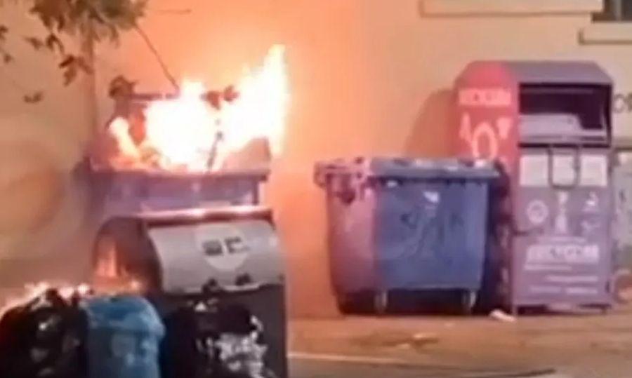 Άγνωστος έβαζε φωτιές σε κάδους απορριμμάτων τα ξημερώματα
