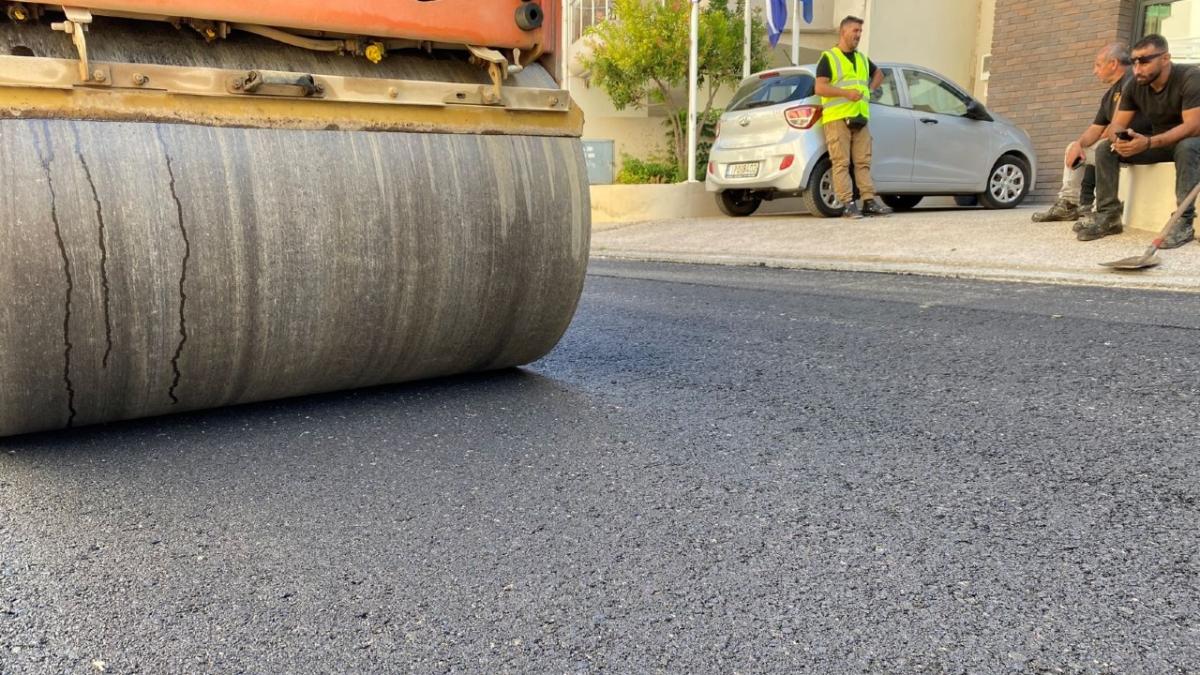 Συνεχίζονται οι ασφαλτοστρώσεις σε γειτονιές του Ηρακλείου