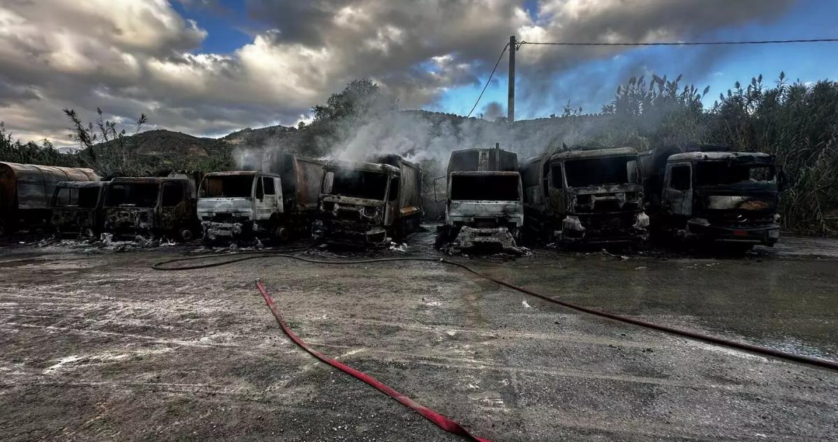 Οργή Μποκέα για τη φωτιά στο αμαξοστάσιο του Δήμου: «Εάν προκύψει επίσημα δολιοφθορά, πρόκειται για ενέργεια εγκληματική»