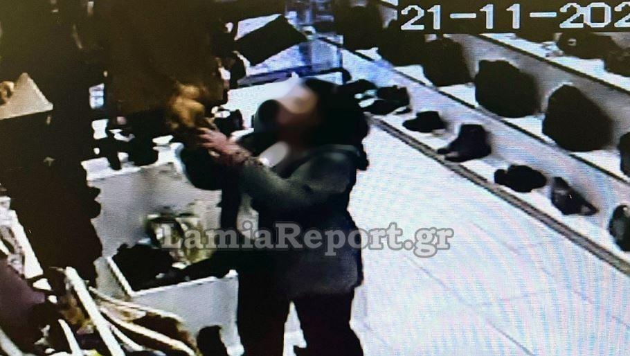 Μπήκε για να αγοράσει παπούτσια και «βούτηξε» φόρεμα και κόσμημα – Δείτε βίντεο