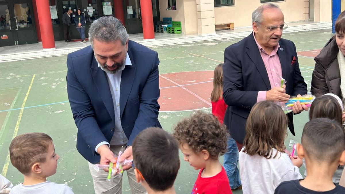 Η Περιφέρεια Κρήτης θα διανείμει 13.200 οδοντόβουρτσες σε μαθητές και μαθήτριες 1ης και 2ας δημοτικού στα σχολεία του νησιού!