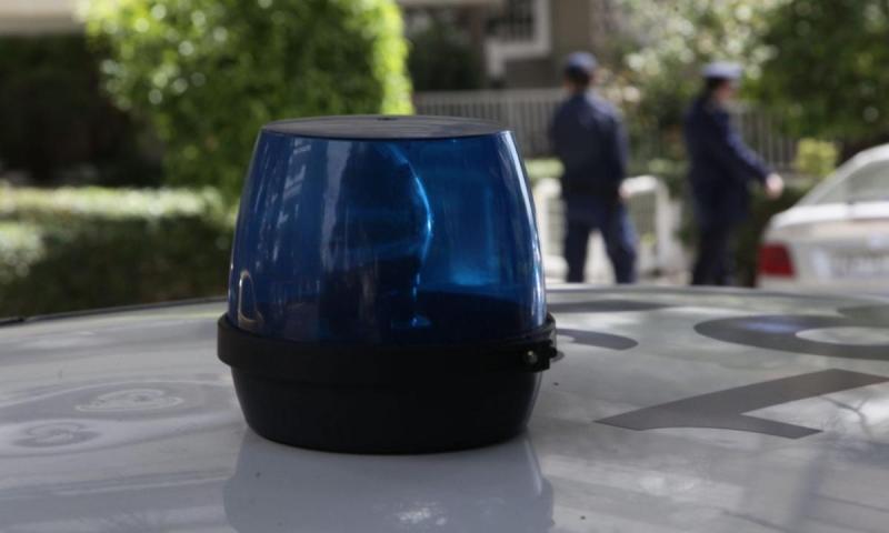 Χτυπούσε ανήλικη με γροθιές και καλώδιο - Συνελήφθη 54χρονος