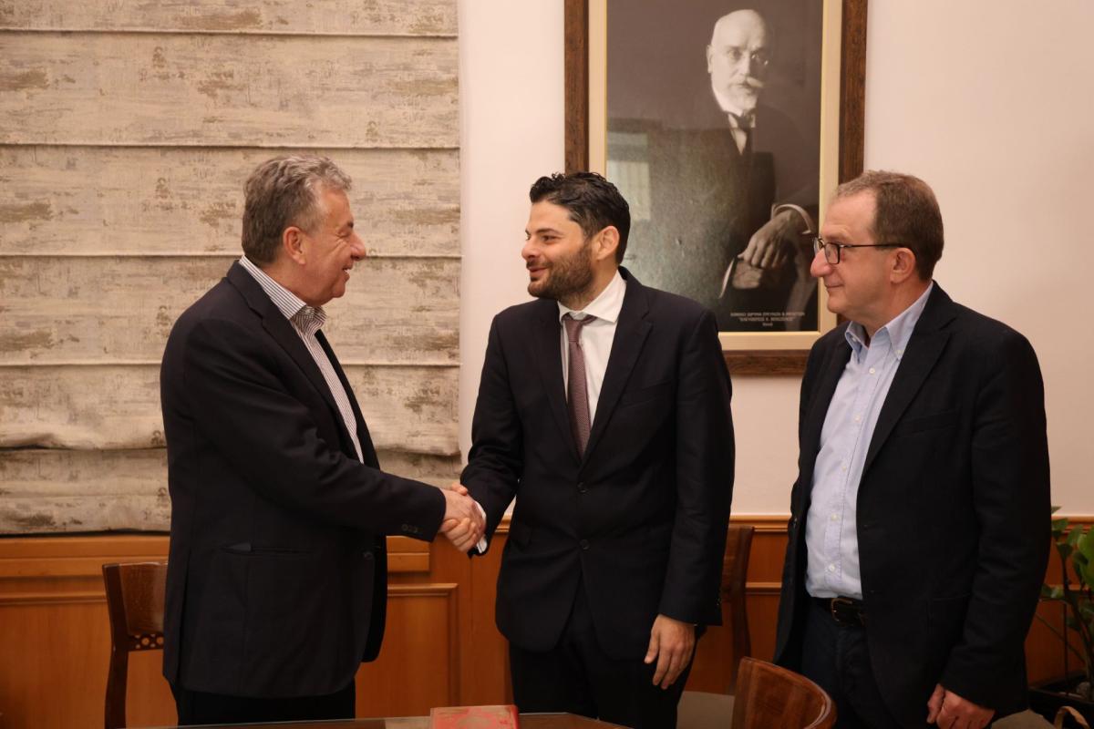 Παπαδάκης