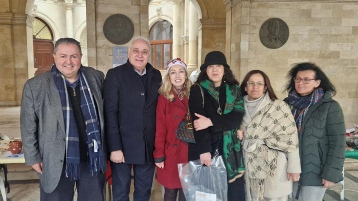 Στο Χριστουγεννιάτικο "bazaar" για τη ΜΕΘ Παίδων του ΠΑΓΝΗ ο Δήμαρχος Βιάννου Παύλος Μπαριτάκης