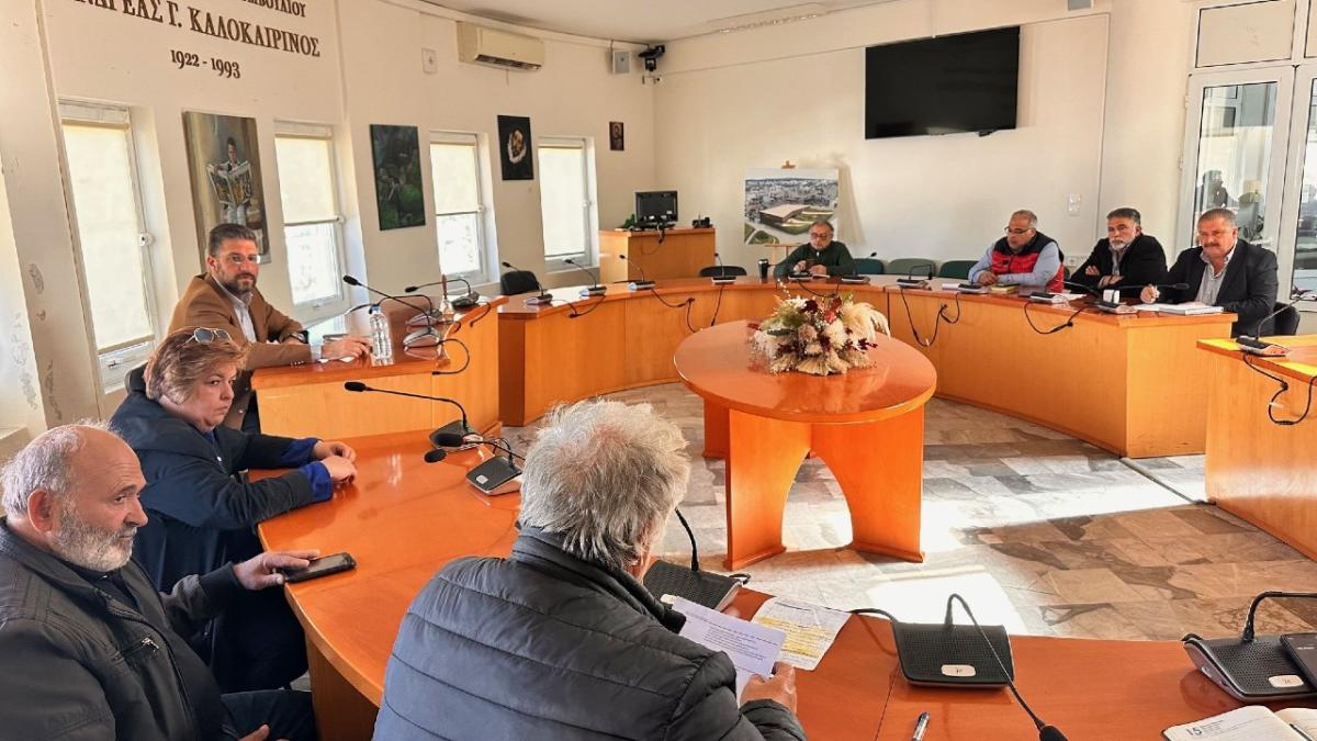 Στο προσκήνιο ζητήματα του Κρουσώνα - Συναντήθηκε με το τοπικό συμβούλιο ο Μενέλαος Μποκέας