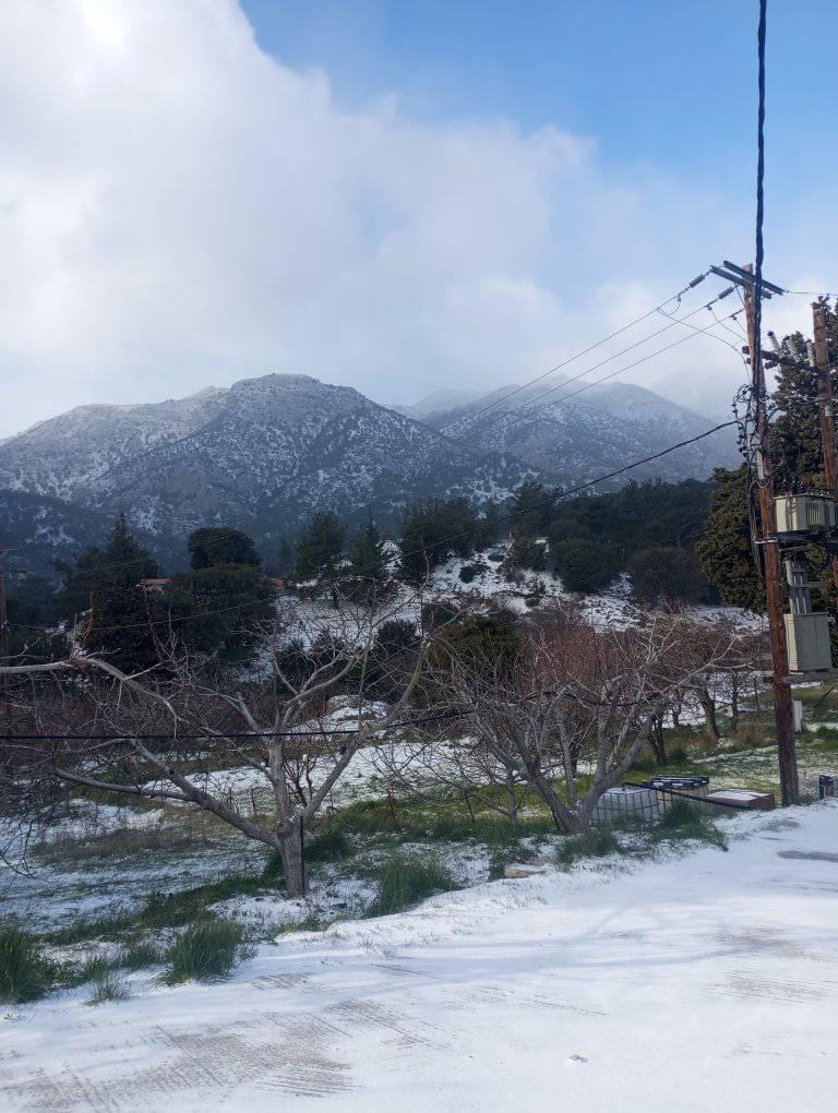 Η κακοκαιρία «Coral» πλήττει την Κρήτη – Χιόνια, βροχές και ισχυροί άνεμοι στο νησί - Δείτε εικόνες