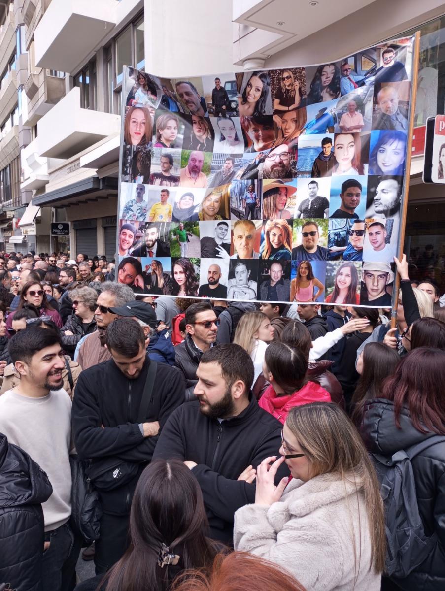 Τέμπη: “Βούλιαξε” το Ηράκλειο – Πάνω από 30.000 οι διαδηλωτές (pics)