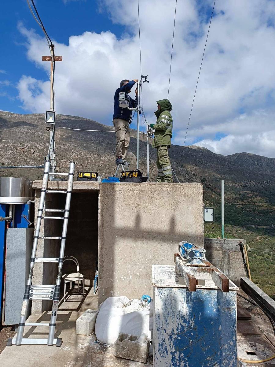 Νέος μετεωρολογικός σταθμός στην Κρήτη – Ζωντανή παρακολούθηση του καιρού σε υψόμετρο 600 μέτρων! (pics)