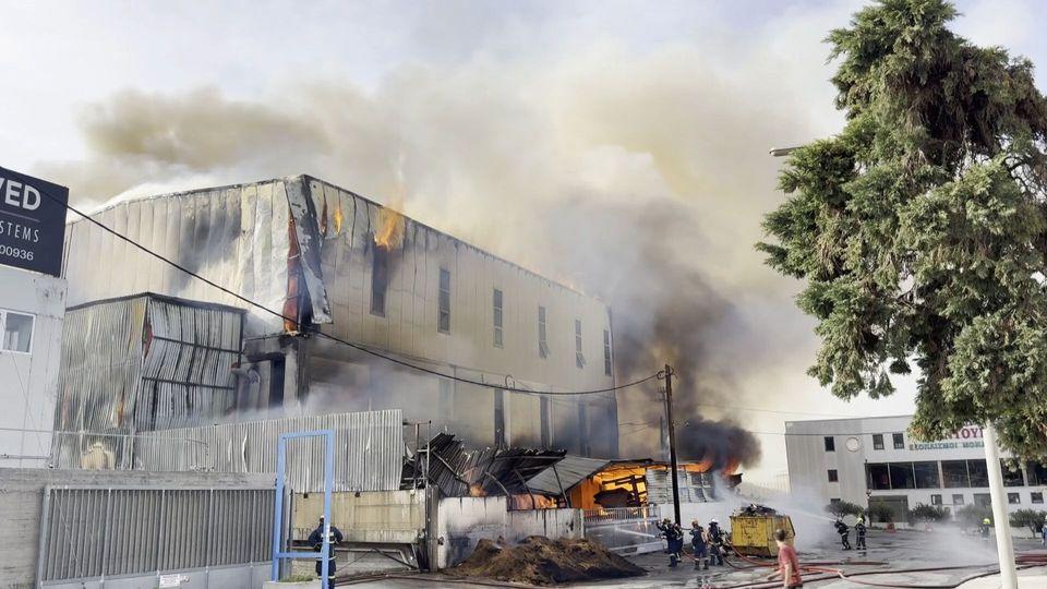 Βίντεο από τη φωτιά ξέσπασε στη Βιομηχανική Περιοχή Ηρακλείου