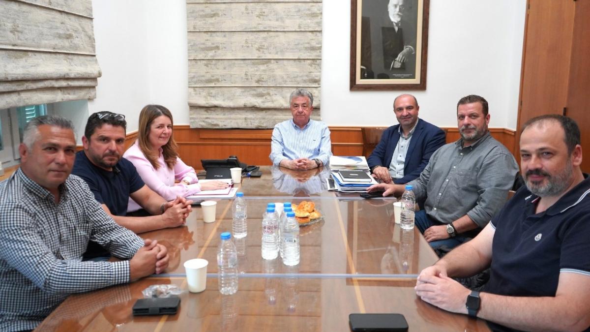 Τετ-α-τετ με τον Περιφερειάρχη Κρήτης μέλη της Αγροδιατροφικής Σύμπραξης