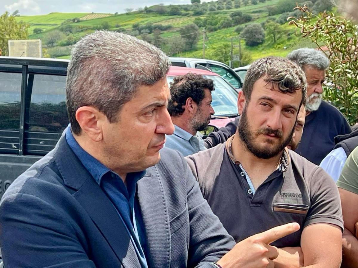 Αυτοψία του Λευτέρη Αυγενάκη στις χαλαζόπληκτες περιοχές της Μεσαράς - Άμεση κινητοποίηση και συντονισμός για στήριξη παραγωγών και αποκατάσταση ζημιών