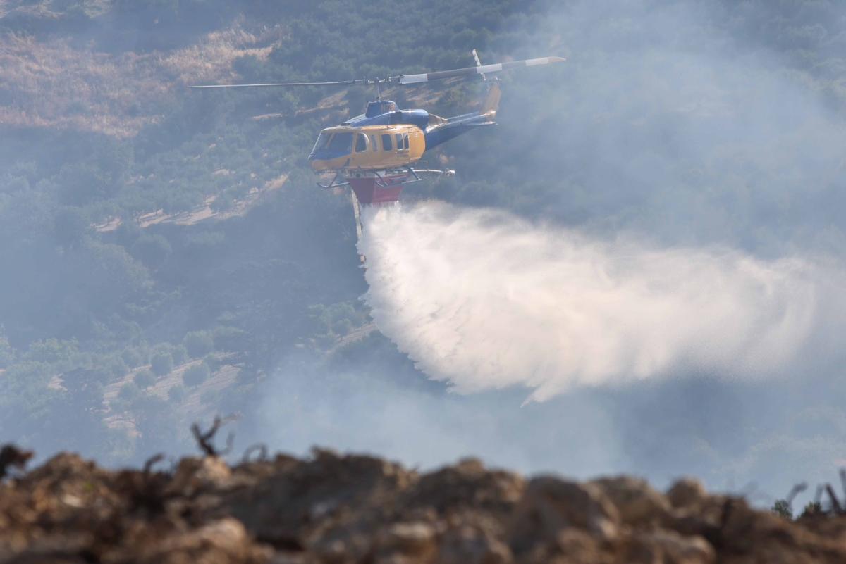 Ηράκλειο: Υπό έλεγχο η μεγάλη φωτιά στις Ασίτες - Δεν απειλήθηκαν κατοικίες - Τρία ελικόπτερα στην μάχη της κατάσβεσης - Δείτε βίντεο