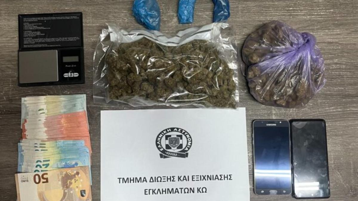 Σύλληψη 25χρονης για διακίνηση ναρκωτικών – Παρέλαβε πακέτο με κάνναβη στον χώρο εργασίας της