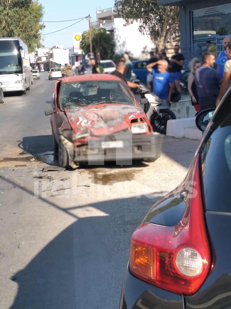 Μεσαρά: Τροχαίο ατύχημα με τραυματισμό στο Τυμπάκι προκάλεσε συναγερμό - Μεγάλες ζημιές σε αυτοκίνητο - Δείτε εικόνες