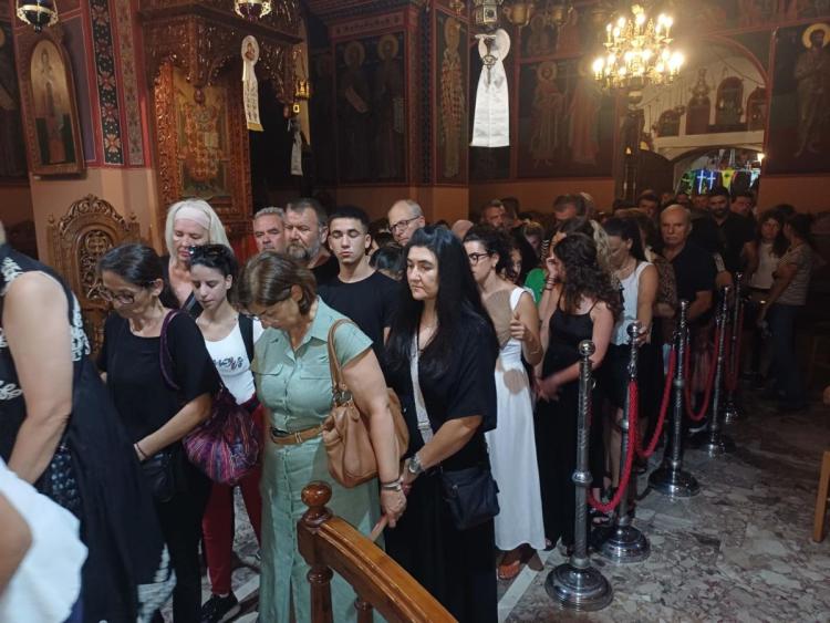 Με λαμπρότητα και συγκίνηση η παραμονή του Δεκαπενταύγουστο στην Παναγία Καλυβιανή – Πλήθος κόσμου στη Μεσαρά (pics)