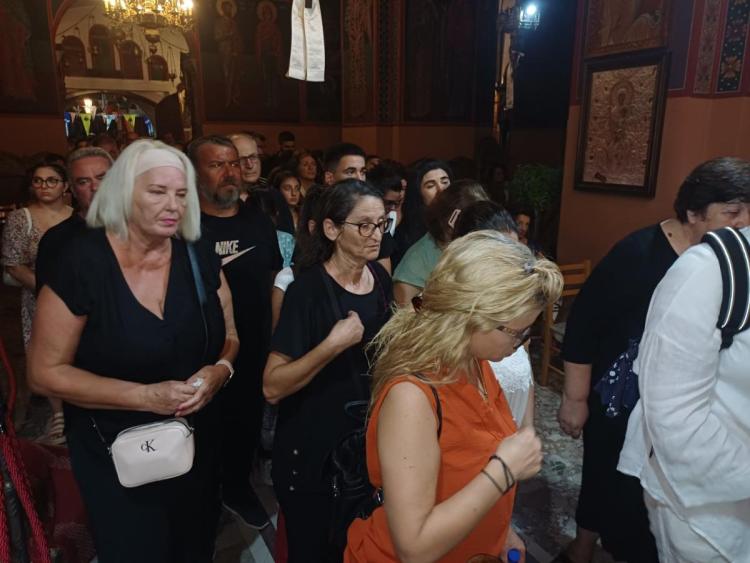 Με λαμπρότητα και συγκίνηση η παραμονή του Δεκαπενταύγουστο στην Παναγία Καλυβιανή – Πλήθος κόσμου στη Μεσαρά (pics)