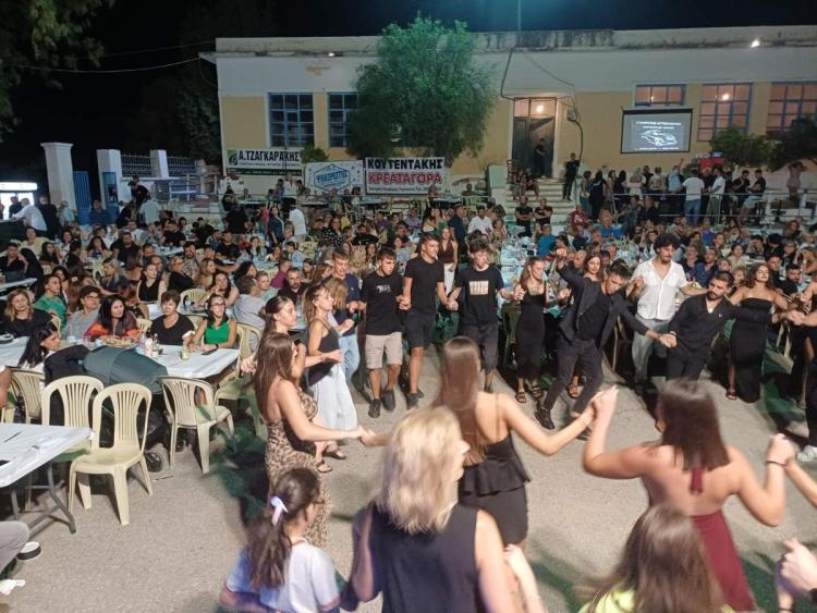 Μεσαρά: ''Απογείωσε'' ο Σπινθάκης στο Κλήμα - Το καλύτερο γλέντι του Δεκαπενταύγουστου (vids+pics)