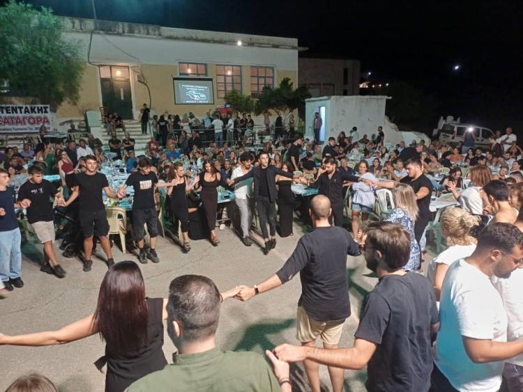 Μεσαρά: ''Απογείωσε'' ο Σπινθάκης στο Κλήμα - Το καλύτερο γλέντι του Δεκαπενταύγουστου (vids+pics)