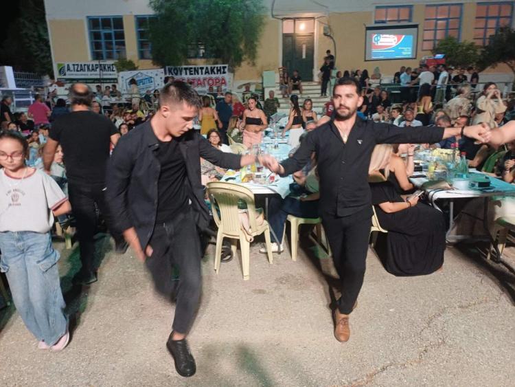 Μεσαρά: ''Απογείωσε'' ο Σπινθάκης στο Κλήμα - Το καλύτερο γλέντι του Δεκαπενταύγουστου (vids+pics)