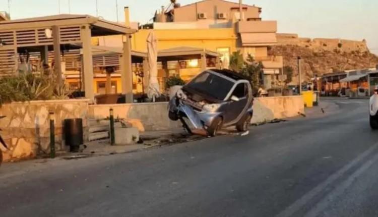 Κρήτη: Αυτοκίνητο εξετράπη και «καρφώθηκε» σε τοιχίο