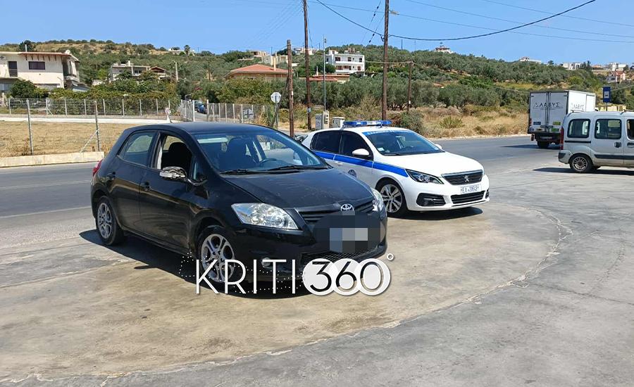 Κρήτη: Τραυματισμός νεαρού σε τροχαίο – Συγκρούστηκαν αυτοκίνητο και μηχανάκι (pics)