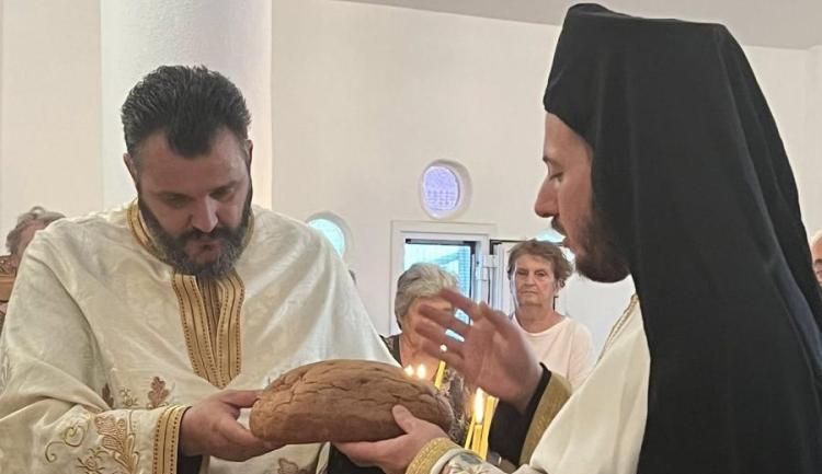 Κλήμα: Μοναδικές στιγμές συγκίνησης στον Εσπερινό της Ύψωσης του Τιμίου Σταυρού με την παρουσία του πατέρα Ευδόκιμου