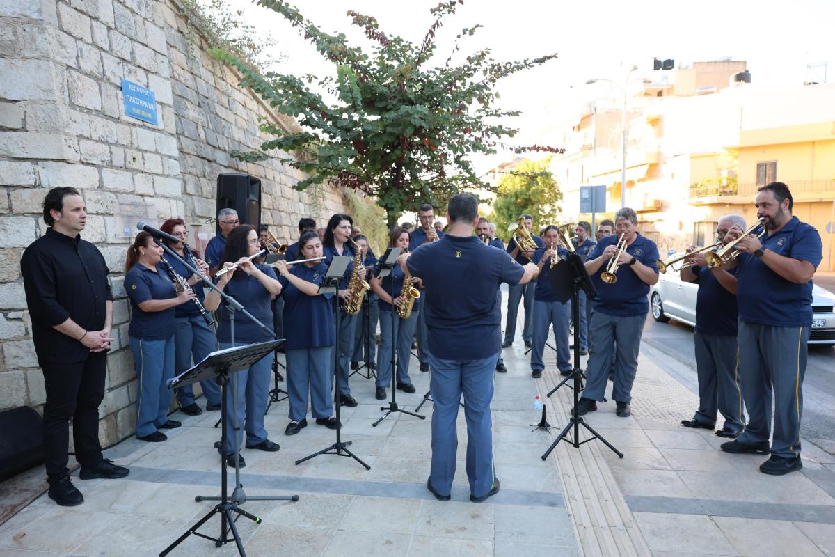 Συγκίνηση στο Ηράκλειο: Το Θέατρο της Πύλης Βηθλεέμ πήρε το όνομα του Μίκη Θεοδωράκη!
