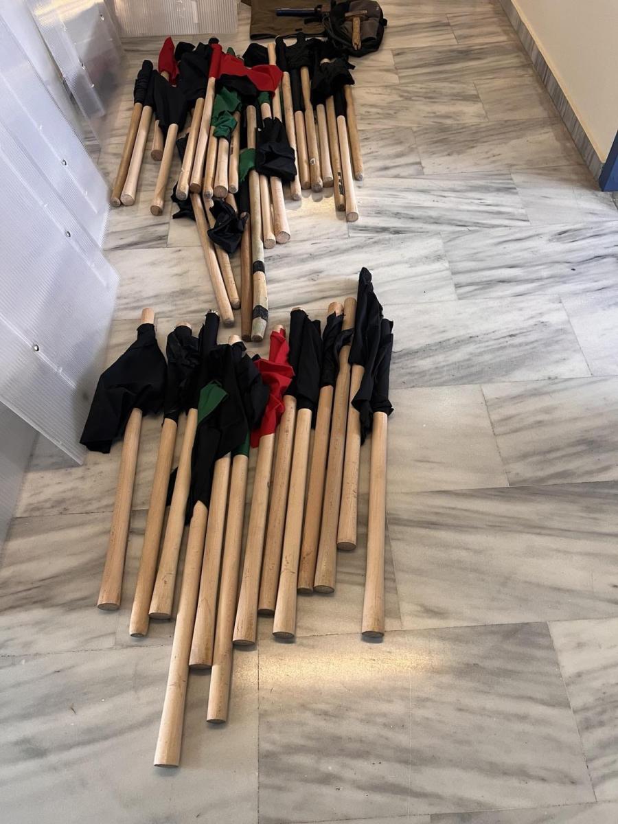 Ηράκλειο: Αστυνομική επιχείρηση στον “Ευαγγελισμό” – Έξι συλλήψεις και τέσσερις προσαγωγές για την επίθεση κατά Βορίδη 4 Ηράκλειο: Αστυνομική επιχείρηση στον “Ευαγγελισμό” – Έξι συλλήψεις και τέσσερις προσαγωγές για την επίθεση κατά Βορίδη