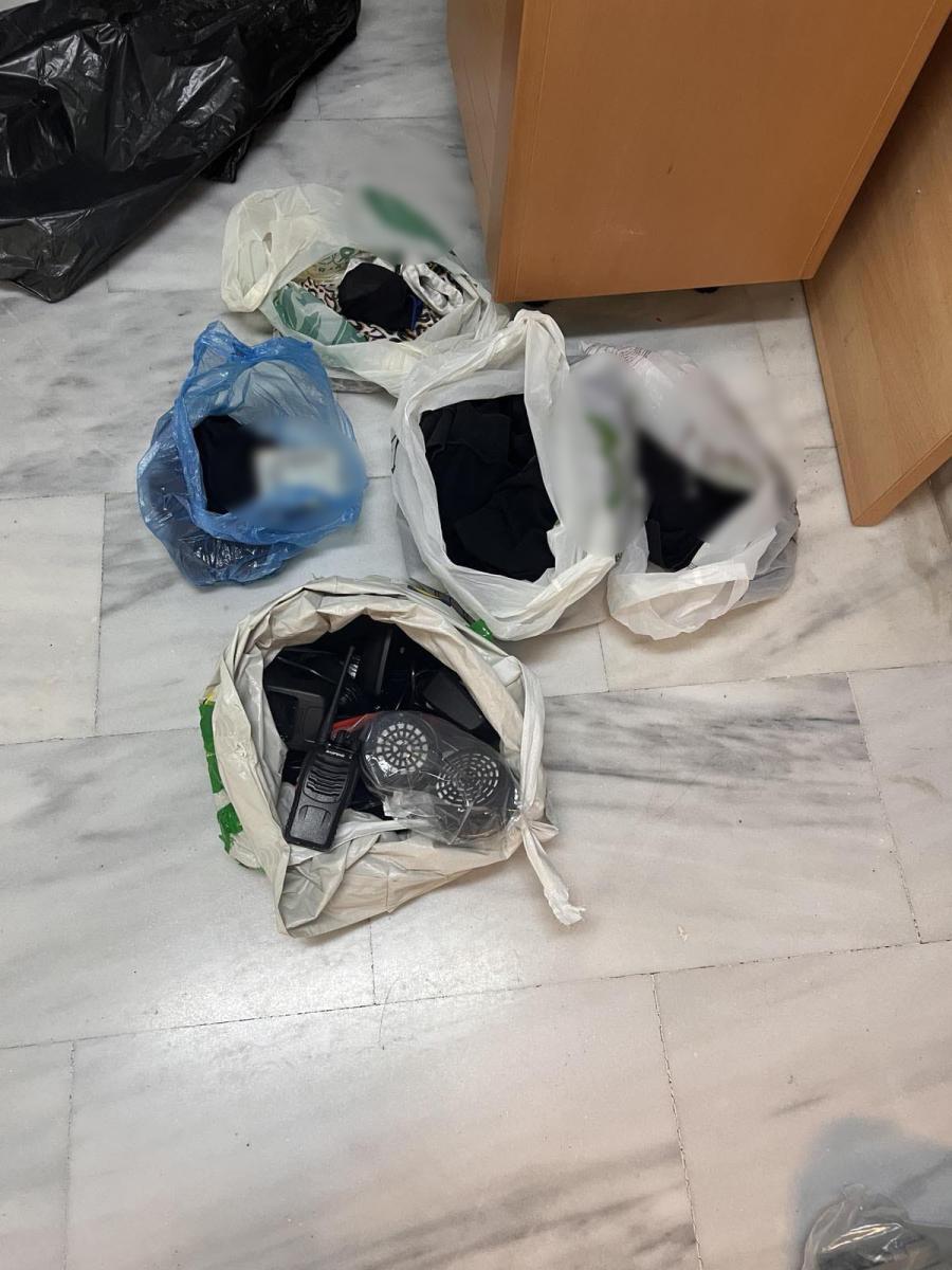 Ηράκλειο: Αστυνομική επιχείρηση στον “Ευαγγελισμό” – Έξι συλλήψεις και τέσσερις προσαγωγές για την επίθεση κατά Βορίδη 8 Ηράκλειο: Αστυνομική επιχείρηση στον “Ευαγγελισμό” – Έξι συλλήψεις και τέσσερις προσαγωγές για την επίθεση κατά Βορίδη