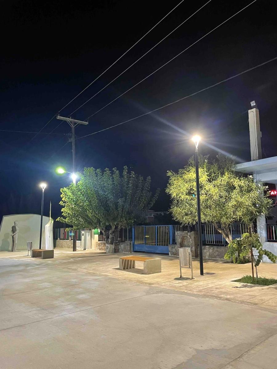 Δήμος Βιάννου: Παραδόθηκε η ανακαινισμένη πλατεία Εμπάρου – Νέα όψη στο χωριό (pics) 3 Δήμος Βιάννου: Παραδόθηκε η ανακαινισμένη πλατεία Εμπάρου – Νέα όψη στο χωριό (pics)