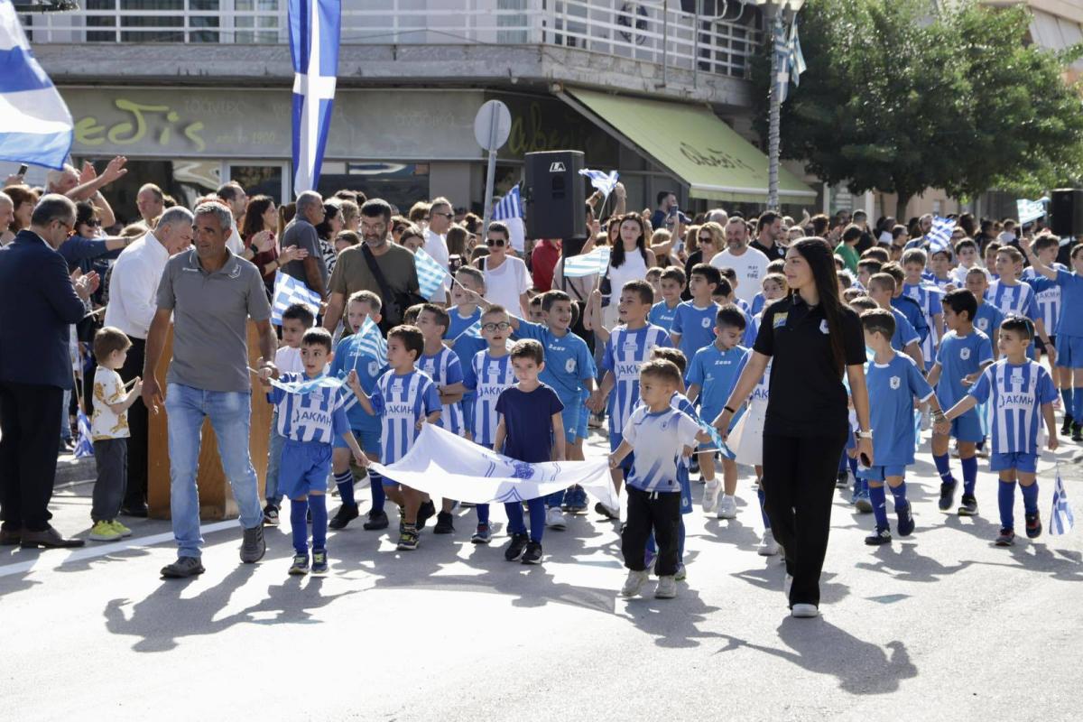 Ηράκλειο: Με παλμό και συγκίνηση η παρέλαση της 28ης Οκτωβρίου στη Νέα Αλικαρνασσό (pics) 6 Ηράκλειο: Με παλμό και συγκίνηση η παρέλαση της 28ης Οκτωβρίου στη Νέα Αλικαρνασσό (pics)