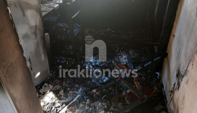 Ηράκλειο: Στάχτη και σοβαρές ζημιές άφησε πίσω η φωτιά στο σπίτι στη Νέα Αλικαρνασσό - Ηλικιωμένος σώθηκε στο παρά πέντε 3 Ηράκλειο: Στάχτη και σοβαρές ζημιές άφησε πίσω η φωτιά στο σπίτι στη Νέα Αλικαρνασσό - Ηλικιωμένος σώθηκε στο παρά πέντε