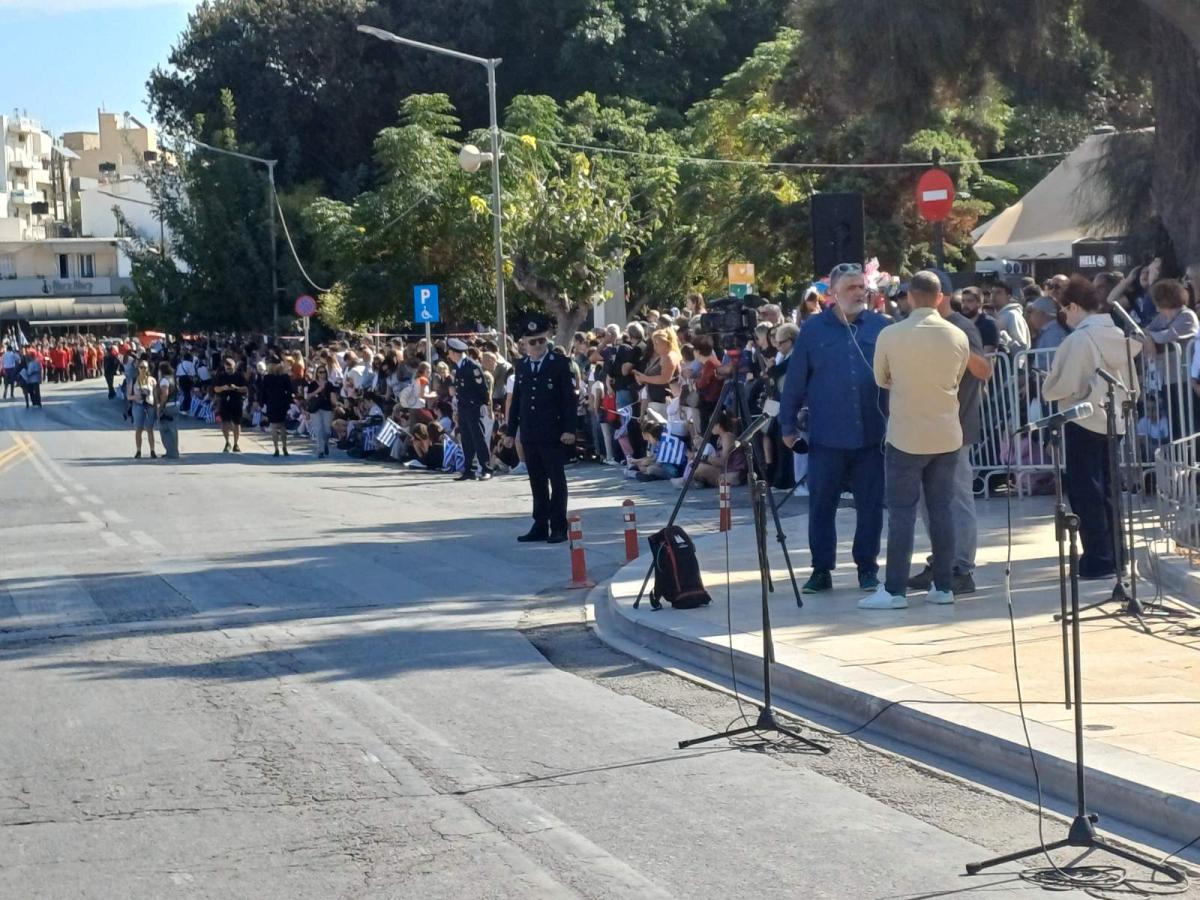 Με λαμπρότητα και συγκίνηση ο εορτασμός της 28ης Οκτωβρίου στο Ηράκλειο! (pics) 11 Με λαμπρότητα και συγκίνηση ο εορτασμός της 28ης Οκτωβρίου στο Ηράκλειο! (pics)
