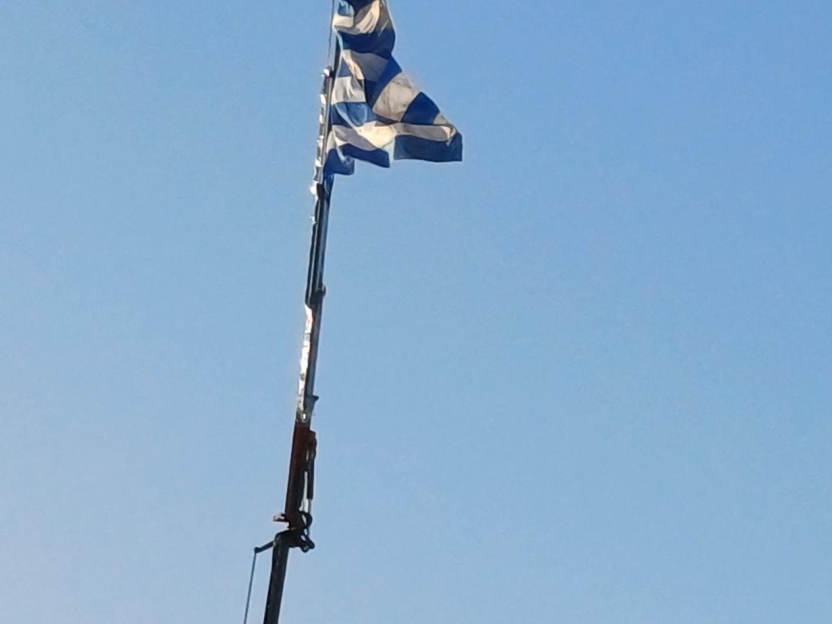 Τυμπάκι: Εντυπωσιακή ελληνική σημαία 28 μέτρα από το έδαφος για την επέτειο του «ΟΧΙ» 4 Τυμπάκι: Εντυπωσιακή ελληνική σημαία 28 μέτρα από το έδαφος για την επέτειο του «ΟΧΙ»