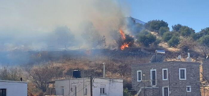 Φωτιά ξέσπασε στα Ανώγεια - Ισχυροί άνεμοι στην περιοχή 4 Φωτιά ξέσπασε στα Ανώγεια - Ισχυροί άνεμοι στην περιοχή