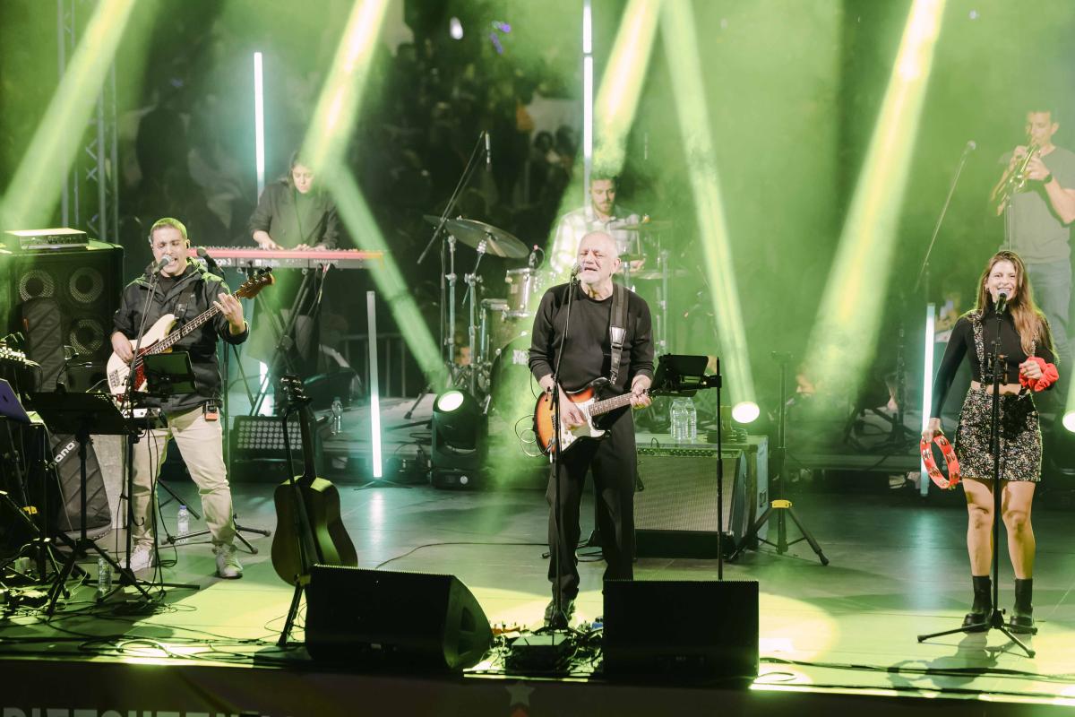 Ηράκλειο: Χιλιάδες κόσμου στην φωταγώγηση του Χριστουγεννιάτικου δέντρου - Εντυπωσιακά βίντεο και εικόνες 8 Ηράκλειο: Χιλιάδες κόσμου στην φωταγώγηση του Χριστουγεννιάτικου δέντρου - Εντυπωσιακά βίντεο και εικόνες