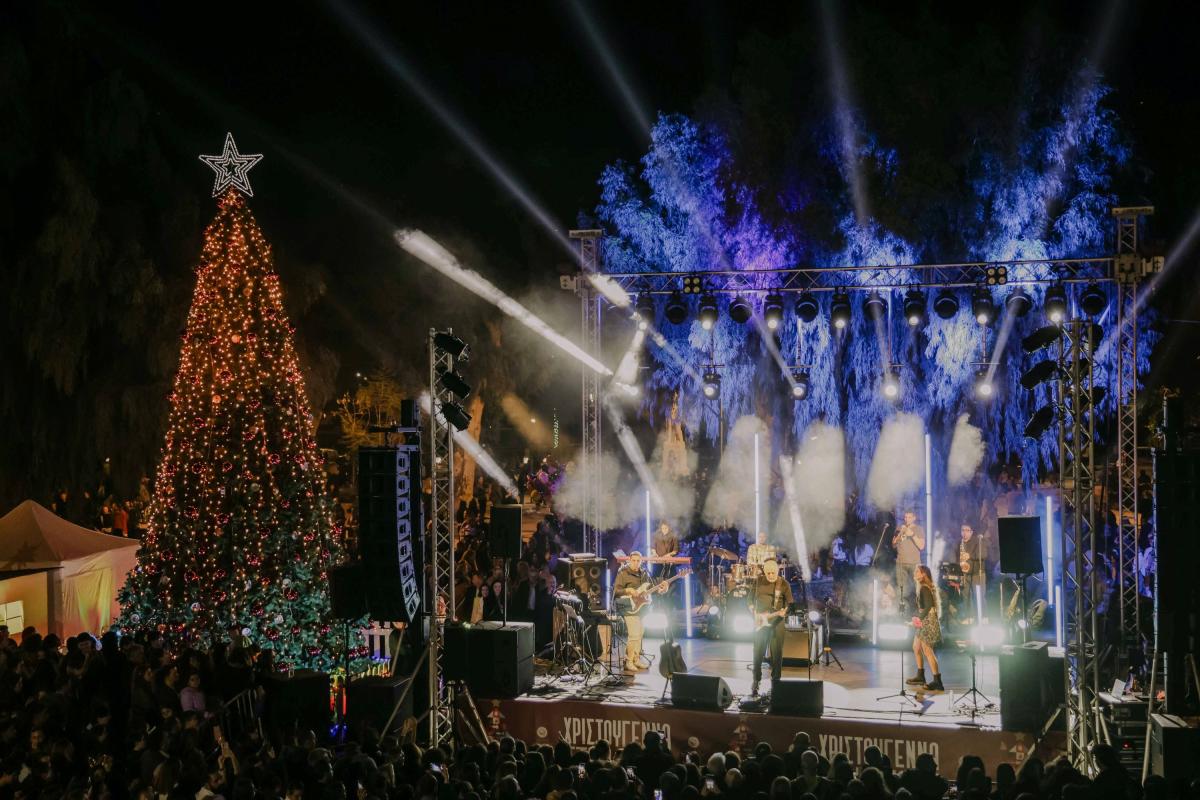 Ηράκλειο: Χιλιάδες κόσμου στην φωταγώγηση του Χριστουγεννιάτικου δέντρου - Εντυπωσιακά βίντεο και εικόνες 6 Ηράκλειο: Χιλιάδες κόσμου στην φωταγώγηση του Χριστουγεννιάτικου δέντρου - Εντυπωσιακά βίντεο και εικόνες