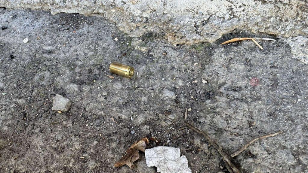 Βορίζια: Οι κάλυκες, τα γαζωμένα καφενεία και το αίμα - Ο κεντρικός δρόμος θυμίζει σκηνικό πολέμου - Δείτε εικόνες 12 Βορίζια: Οι κάλυκες, τα γαζωμένα καφενεία και το αίμα - Ο κεντρικός δρόμος θυμίζει σκηνικό πολέμου - Δείτε εικόνες