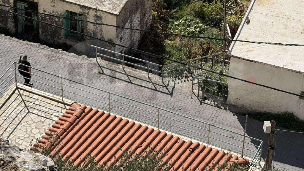 Βορίζια: Οι κάλυκες, τα γαζωμένα καφενεία και το αίμα - Ο κεντρικός δρόμος θυμίζει σκηνικό πολέμου - Δείτε εικόνες 10 Βορίζια: Οι κάλυκες, τα γαζωμένα καφενεία και το αίμα - Ο κεντρικός δρόμος θυμίζει σκηνικό πολέμου - Δείτε εικόνες