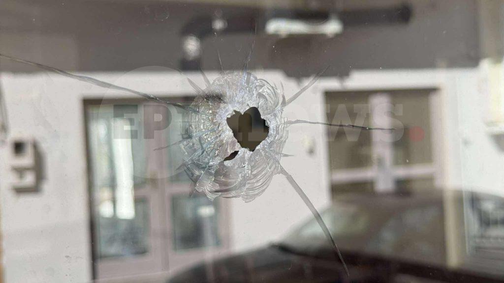 Βορίζια: Οι κάλυκες, τα γαζωμένα καφενεία και το αίμα - Ο κεντρικός δρόμος θυμίζει σκηνικό πολέμου - Δείτε εικόνες 4 Βορίζια: Οι κάλυκες, τα γαζωμένα καφενεία και το αίμα - Ο κεντρικός δρόμος θυμίζει σκηνικό πολέμου - Δείτε εικόνες