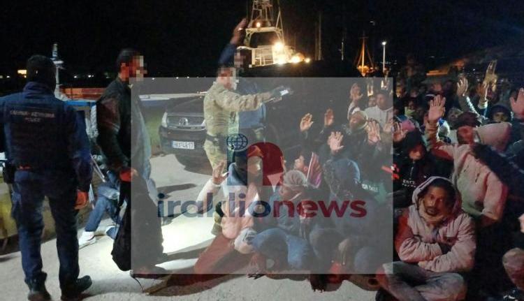 Ηράκλειο: Στο Λιμάνι Κόκκινου Πύργου 76 διασωθέντες - Βρέθηκαν ανοιχτά του κόλπου της Μεσαράς (pics+vids)