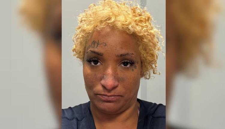 Παραλίγο τραγωδία: Γυναίκα έβαζε λεπίδες ξυραφιού μέσα σε ψωμιά σε Walmart! 3 Παραλίγο τραγωδία: Γυναίκα έβαζε λεπίδες ξυραφιού μέσα σε ψωμιά σε Walmart!