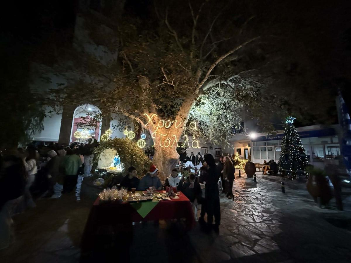 Άναψε το Χριστουγεννιάτικο δέντρο στην Άνω Βιάννο παρουσία πλήθους κόσμου! (pics) 6 Άναψε το Χριστουγεννιάτικο δέντρο στην Άνω Βιάννο παρουσία πλήθους κόσμου! (pics)