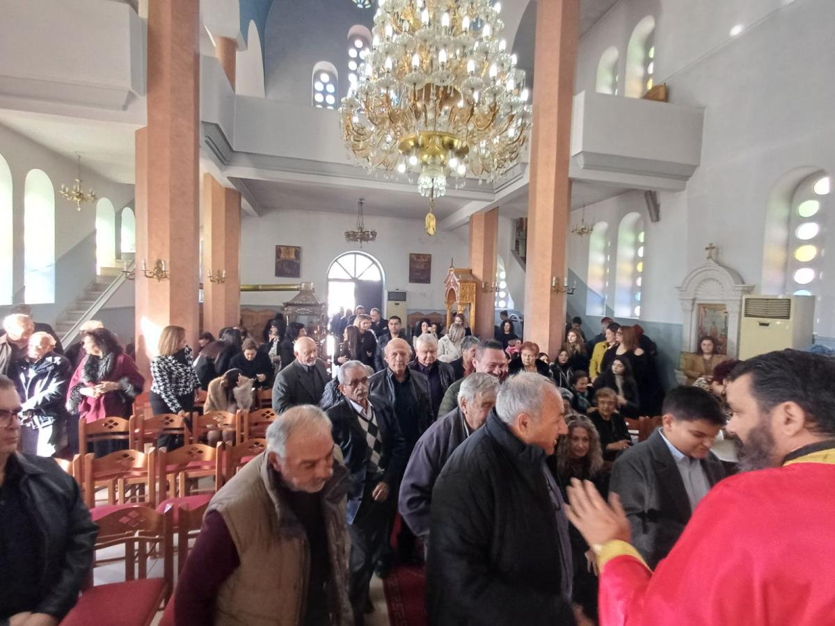 Πλημμύρισε από πιστούς η πρωινή λειτουργία στον Ιερό Ναό Κοιμήσεως της Θεοτόκου στο Κλήμα