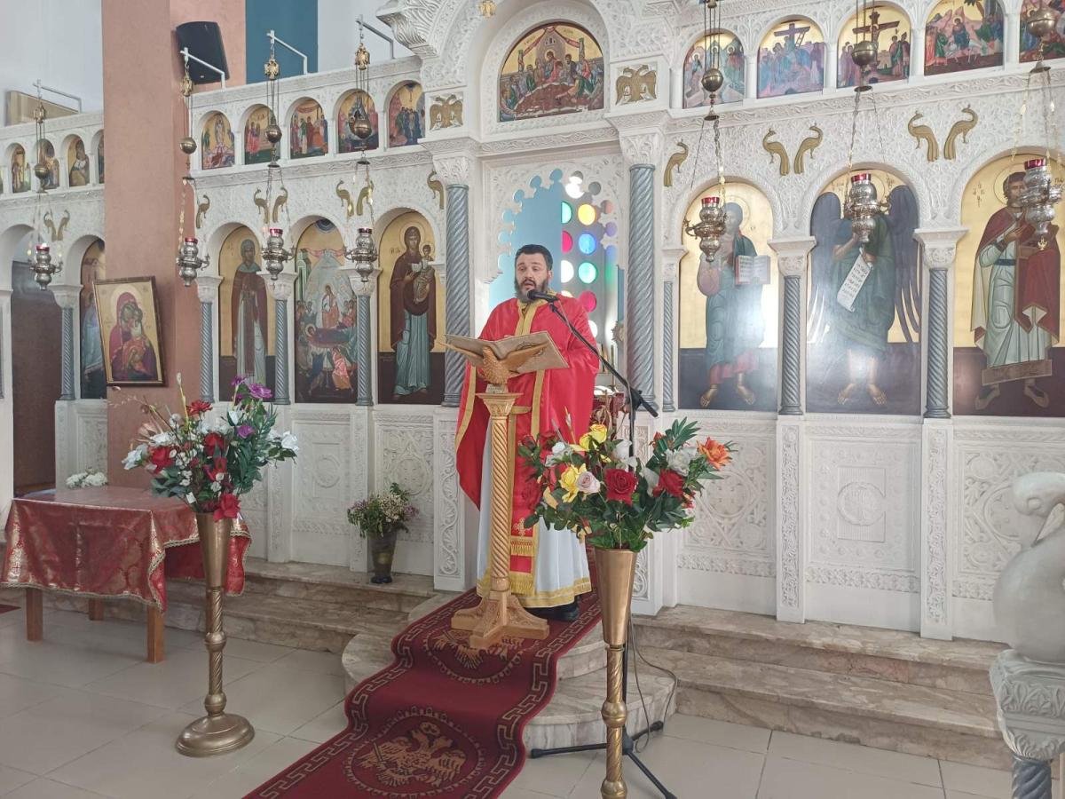 Πλημμύρισε από πιστούς η πρωινή λειτουργία στον Ιερό Ναό Κοιμήσεως της Θεοτόκου στο Κλήμα