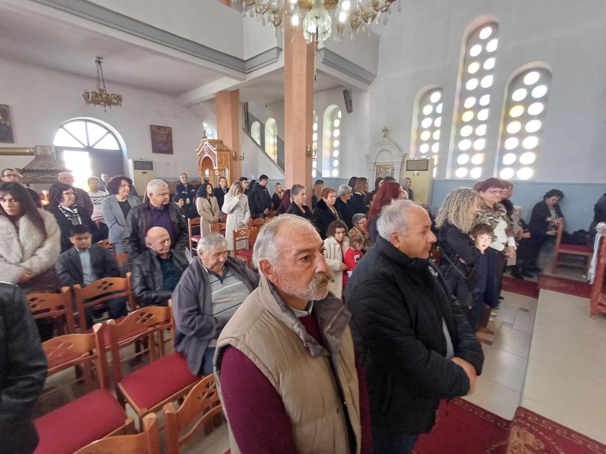 Πλημμύρισε από πιστούς η πρωινή λειτουργία στον Ιερό Ναό Κοιμήσεως της Θεοτόκου στο Κλήμα