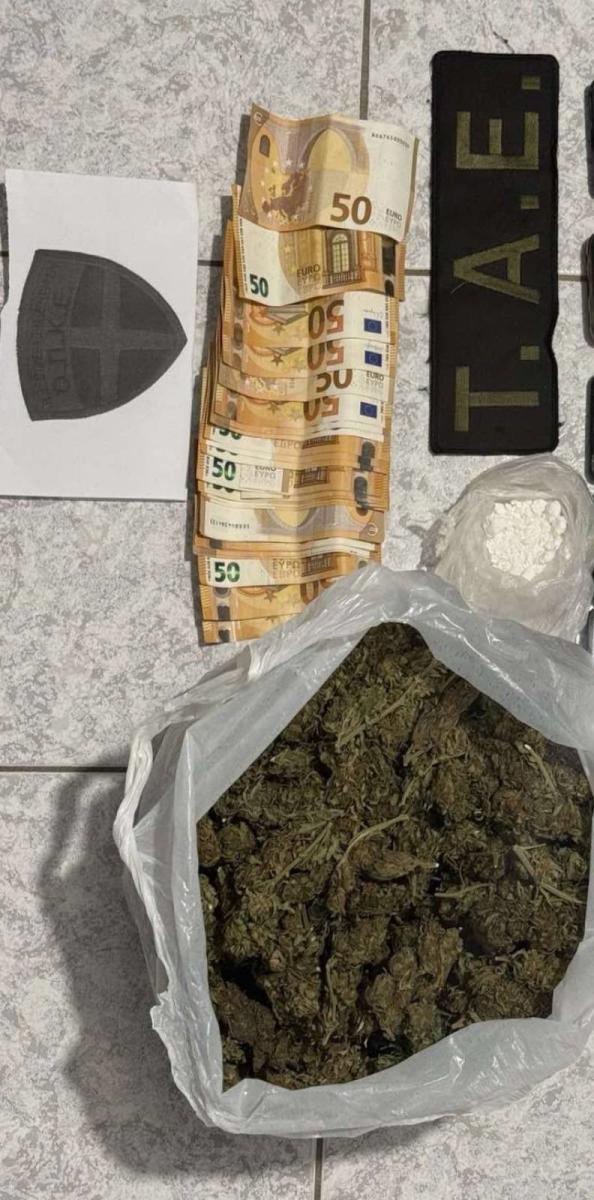 Κρήτη: Κατασχέθηκαν πάνω από ένα κιλό κάνναβης σε έλεγχο - Τρεις συλλήψεις! 3 Κρήτη: Κατασχέθηκαν πάνω από ένα κιλό κάνναβης σε έλεγχο - Τρεις συλλήψεις!