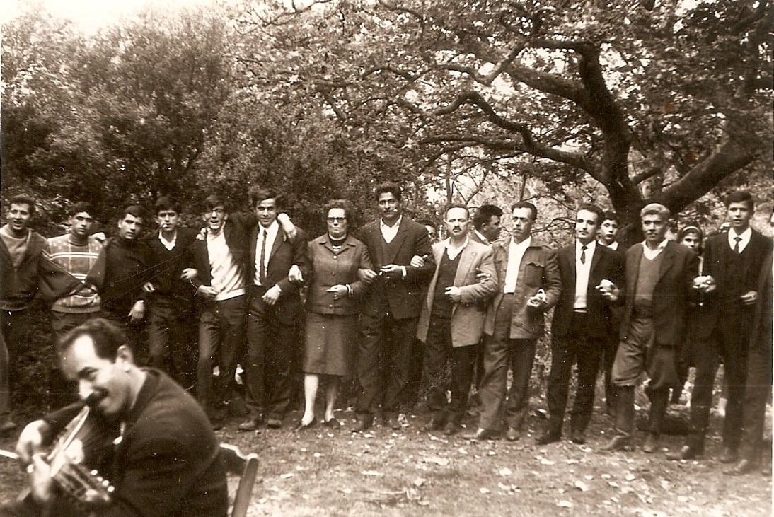 Το χθες και το σήμερα, της κρητικής διασκέδασης (Μουσική-Τραγούδι-Παρέα-Χορός)