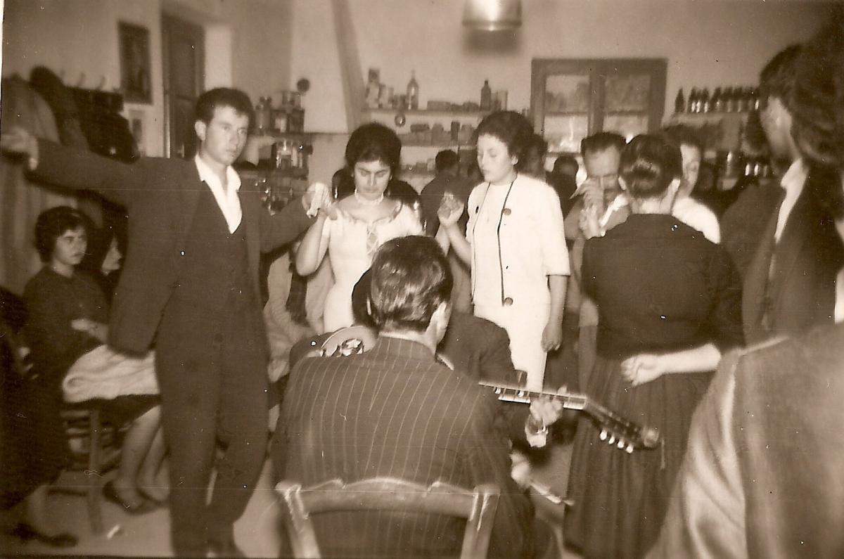 Το χθες και το σήμερα, της κρητικής διασκέδασης (Μουσική-Τραγούδι-Παρέα-Χορός)